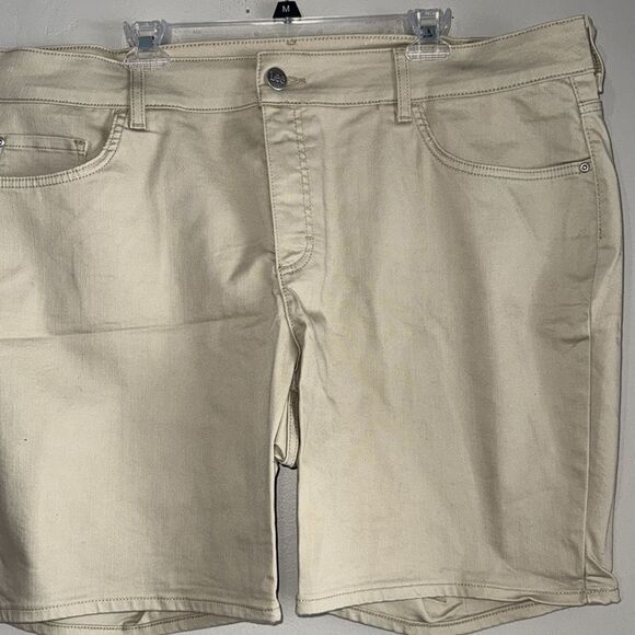 Lee regular fit mid rise Bermuda short size 22 - Picture 3 of 6